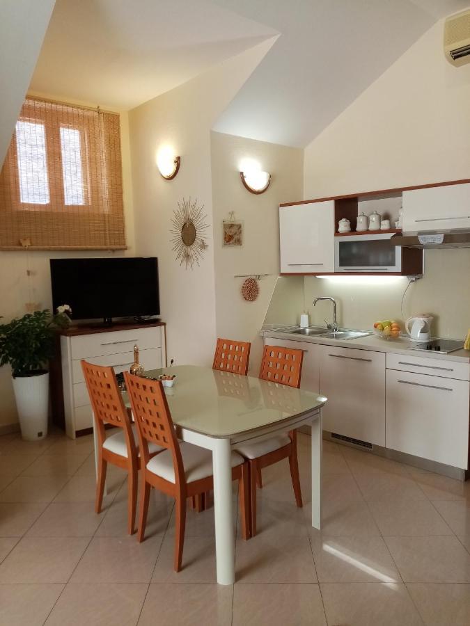 Apartments & Rooms Trogir Stars Free Parking Luaran gambar