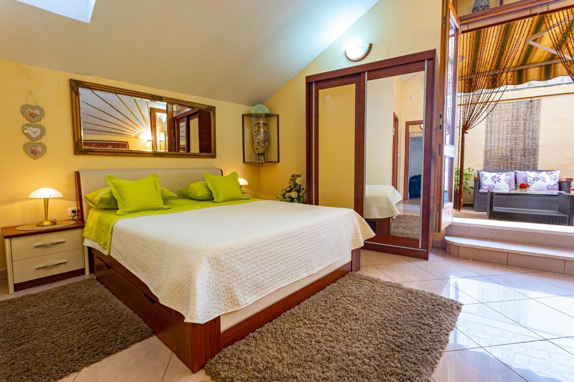 Apartments & Rooms Trogir Stars Free Parking Luaran gambar