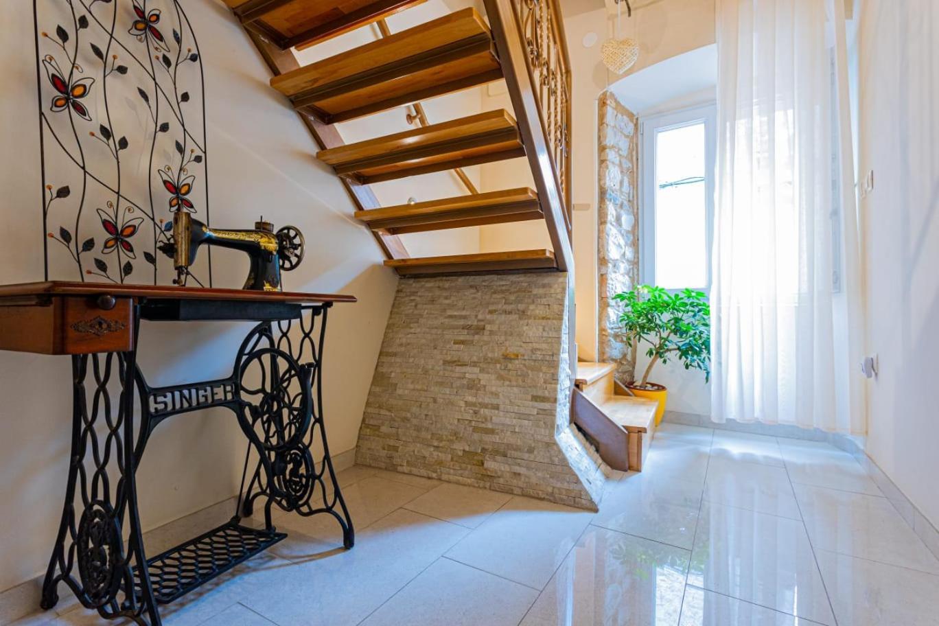 Apartments & Rooms Trogir Stars Free Parking Luaran gambar