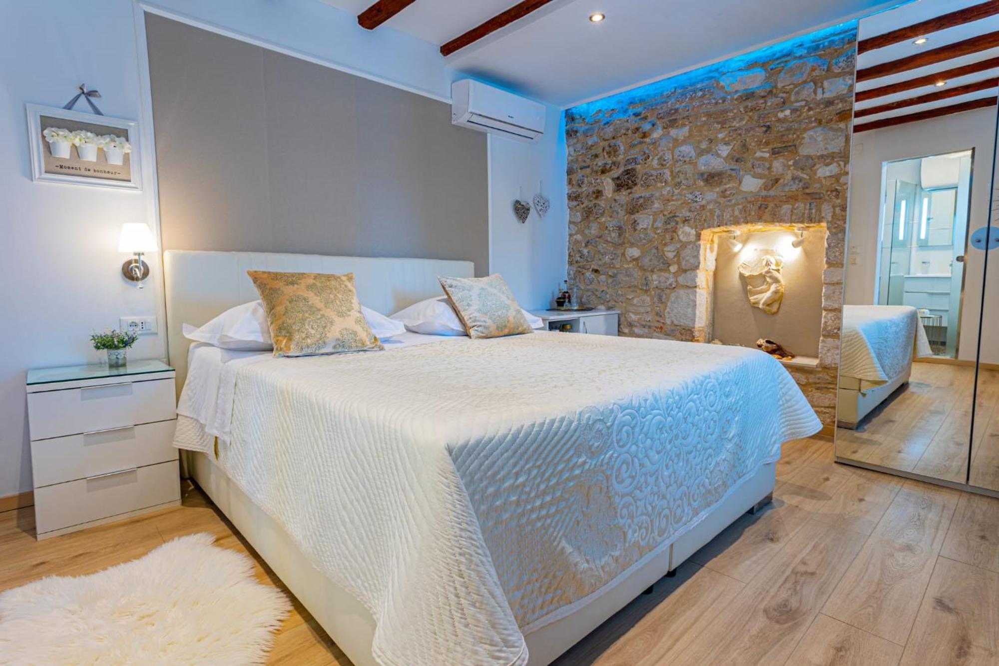 Apartments & Rooms Trogir Stars Free Parking Luaran gambar