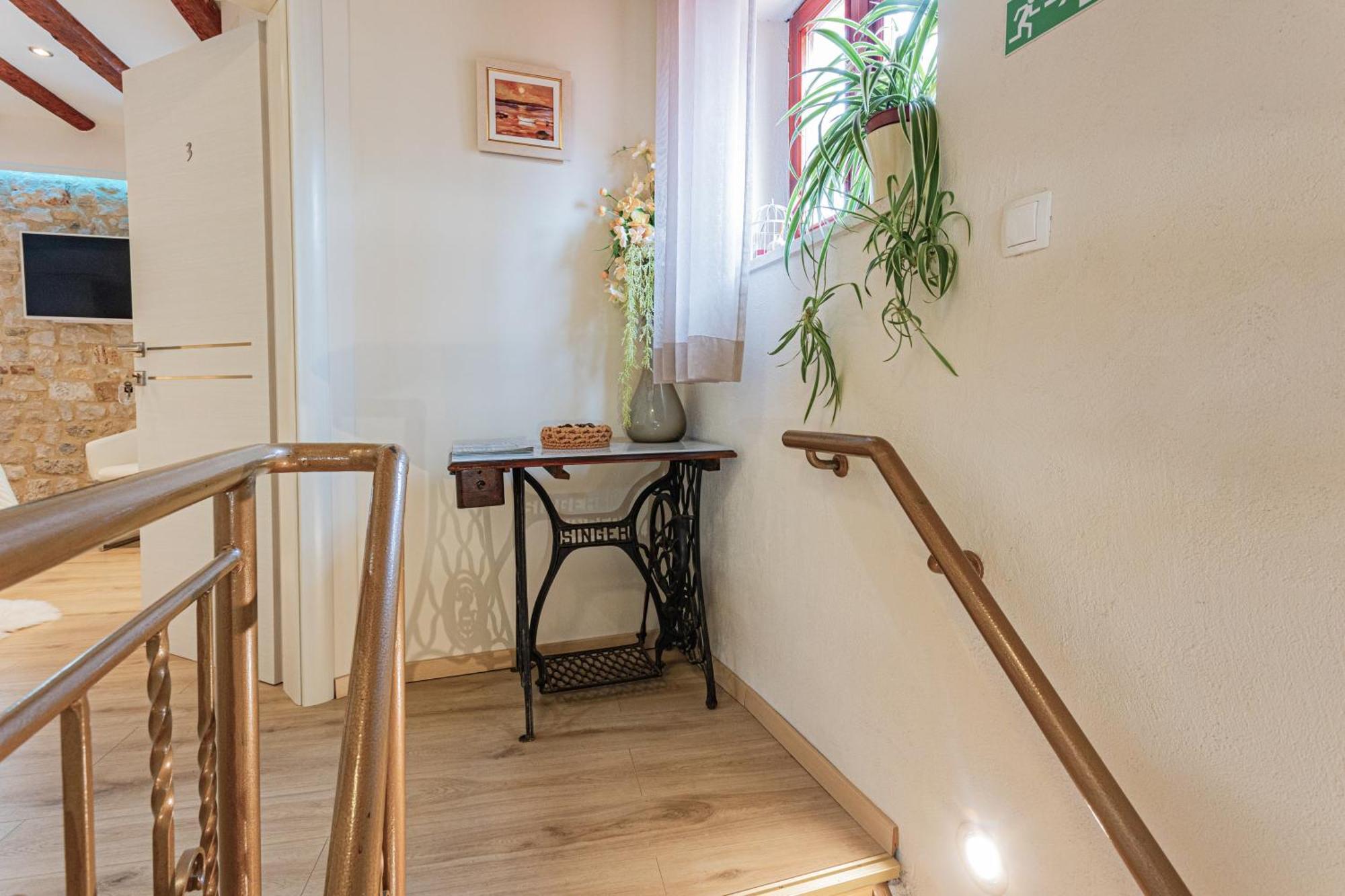 Apartments & Rooms Trogir Stars Free Parking Luaran gambar